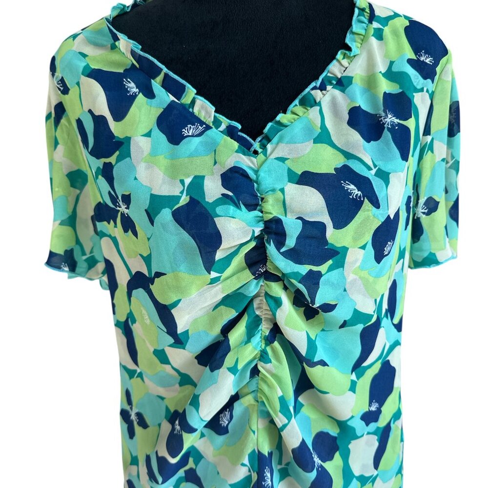 🥰3/$25 EUC CABI Multicolor V Neck Ruffled Ruched Abstract Blouse. Chest 19.5"